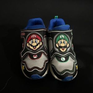 For the Mario lover. Gently worn, great condition.